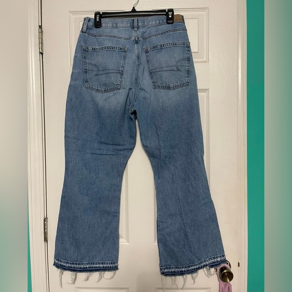 American Eagle 90’s cropped flare jeans. Size 12. Perfect condition! - Picture 2 of 2